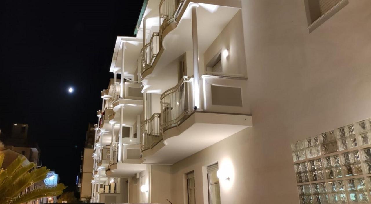 Hotel Des Bains Cattolica Exteriör bild