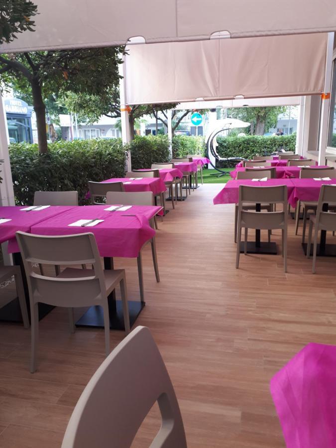 Hotel Des Bains Cattolica Exteriör bild